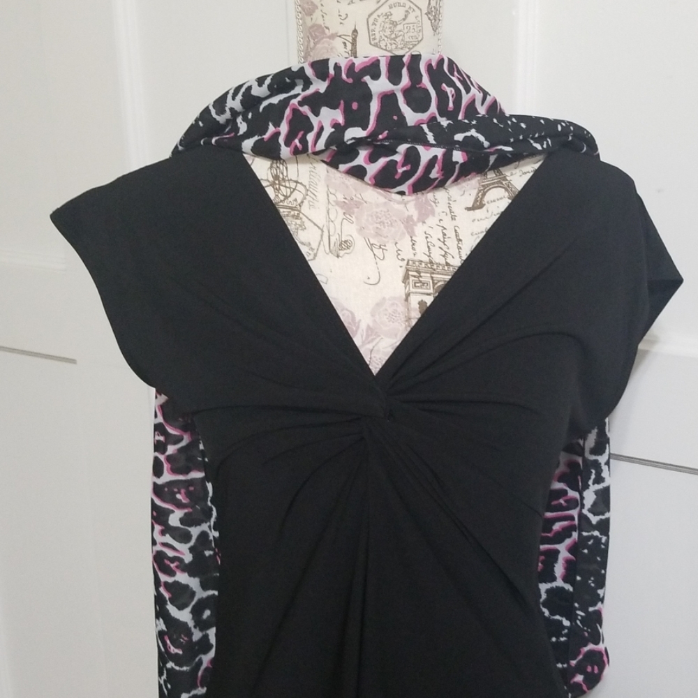 Tiana B.Dress - Picture 2 of 8